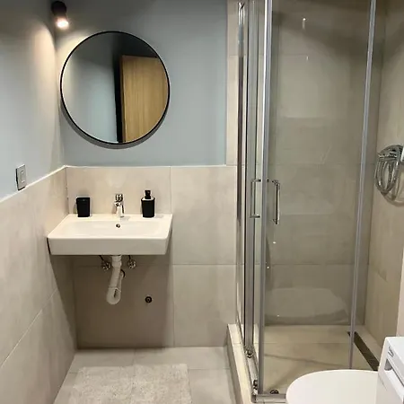 Loft Exit Centre - 2 New アパート